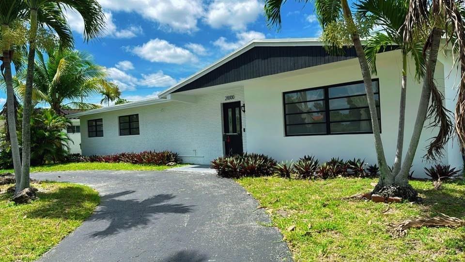 Renovated 4/2 single family house with new fixtures, modern kitchen, open layout, pool with heater, large backyard, ample parking, Furnished or unfurnished. Near I95 & Aventura