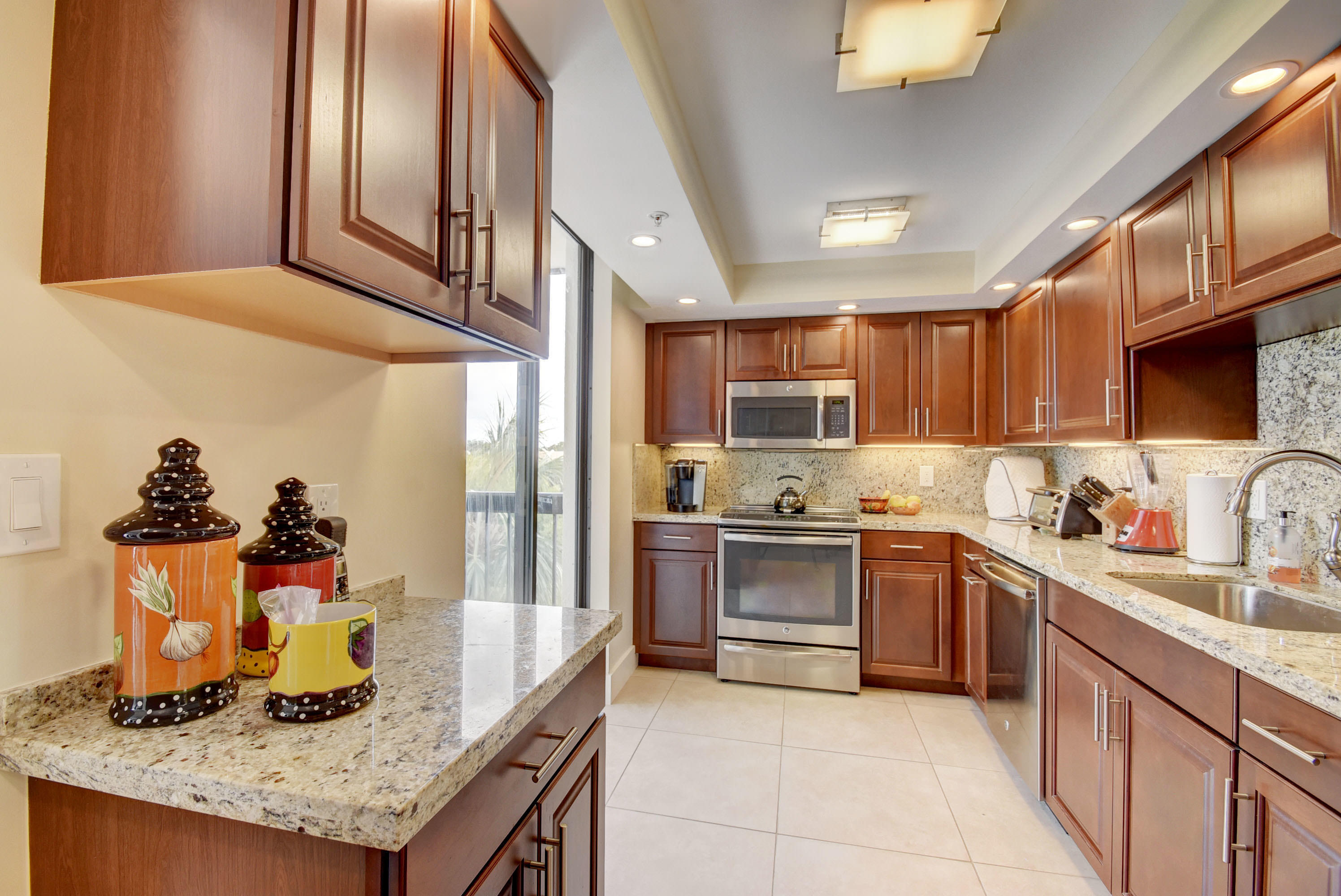 BRIDGEWOOD MID-RISE CONDO - Residential