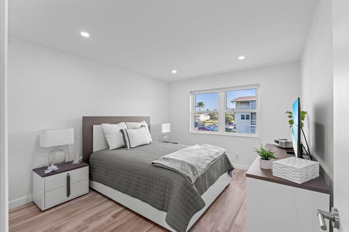 STERLING VILLAGE 530 CONDO - Residential