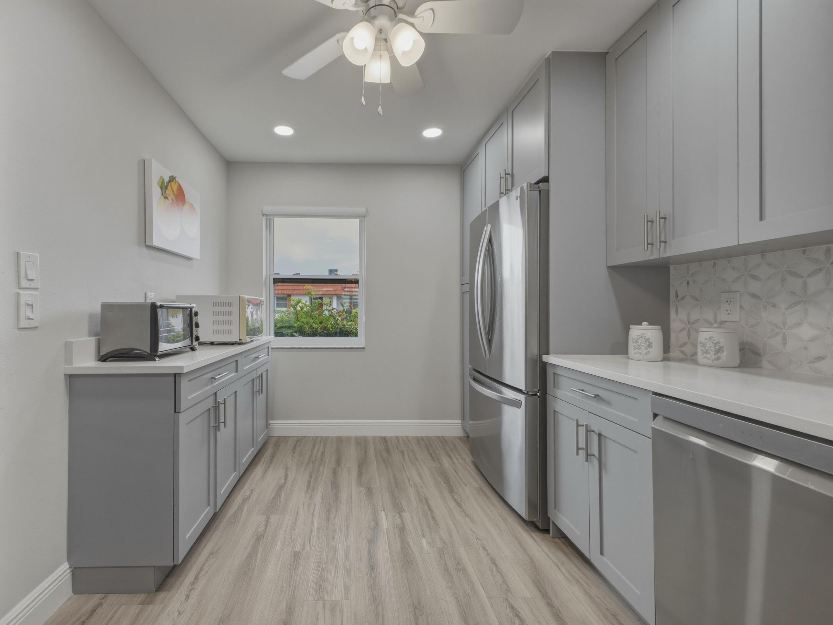 5800 W Fernley Dr W 9