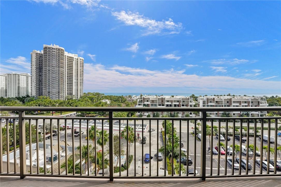 AMAZING CONDO 1 BLOCK FROM THE FORT LAUDERDALE BEACH. BEAUTIFUL PANORAMIC VIEWS OF THE OCEAN, 2 BEDS/2 BATHS, STATE-OF-THE-ART KITCHEN CABINET, STAINLESS STEEL APPLIANCES. OPEN SPACE LIVING AREA, INTEGRATING KITCHEN AND LIVING ROOM. SPACIOUS BEDROOMS WITH OCEAN VIEWS. LARGE BALCONY. LIFE AND ENJOY THIS FANTASTIC CONDO. SENSATIONAL POOL AREA, PRIVATE ELEVATOR, 24 HRS SECURITY GUARD. CROSS A1A AND GET TO THE RENOWNED FORT LAUDERDALE BEACH. NEAR ALL THE RESTAURANTS, BARS, LOUNGES, AND COFFEE SHOPS. MINUTES TO THE SUNNY DAYS AND NIGHTLIFE OF FORT LAUDERDALE.