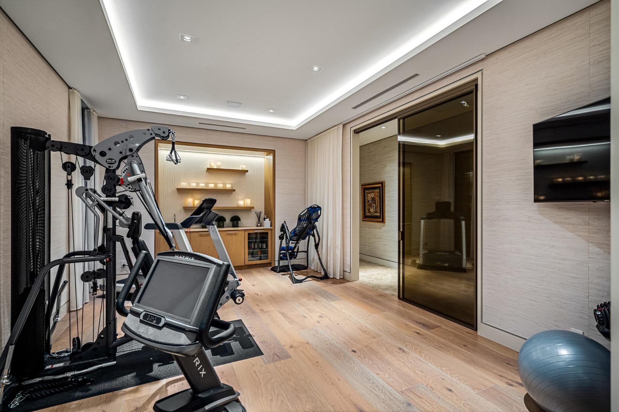 KINNEY & GATES - Residential