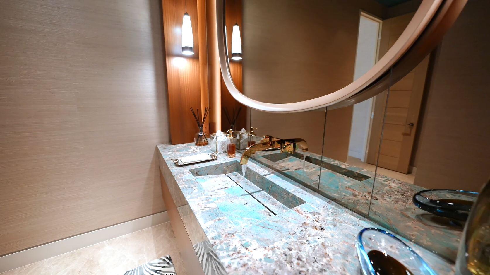 KINNEY & GATES - Residential