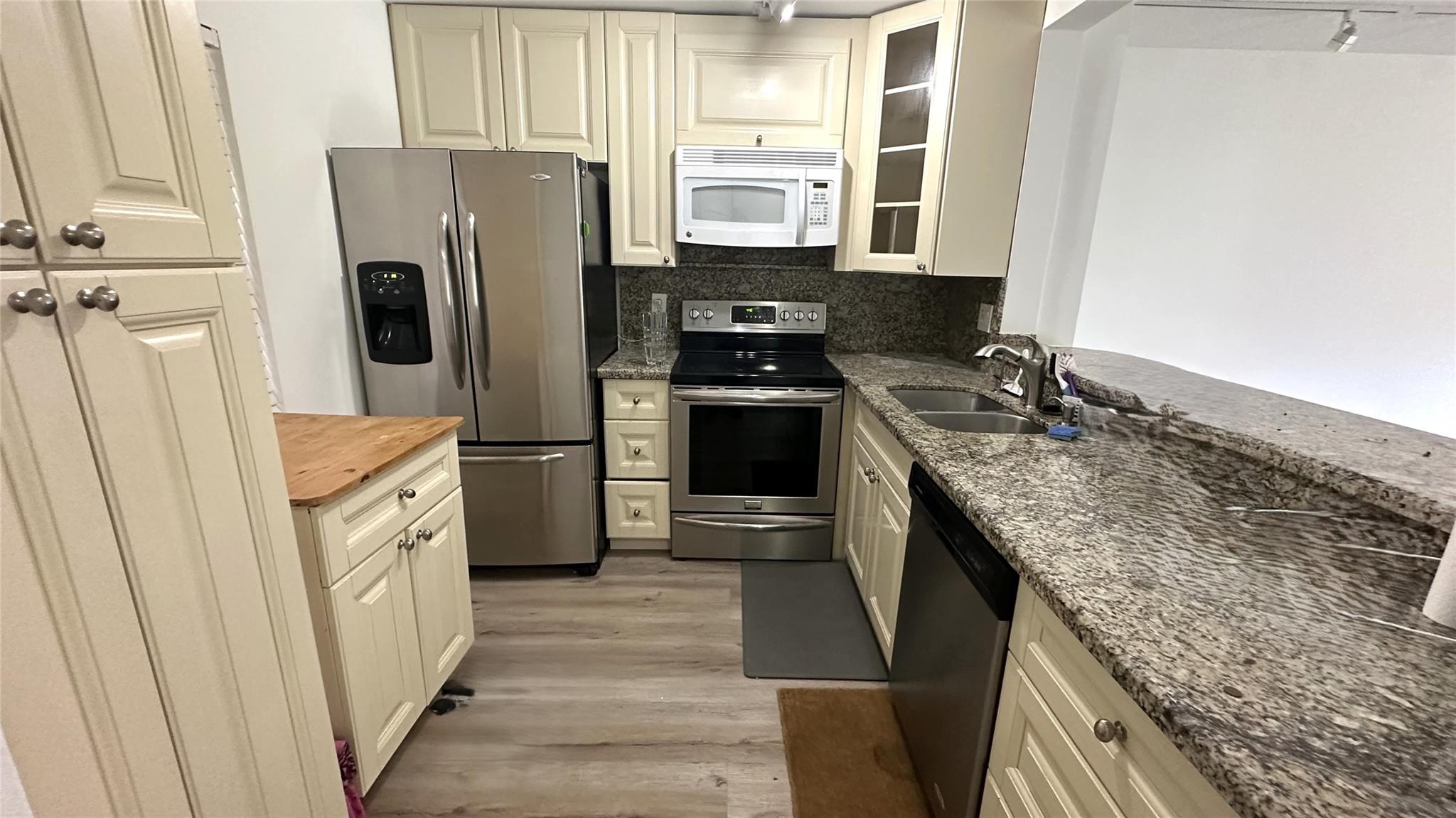 Welcome to this beautifully remodeled corner unit offering stunning water views from both bedrooms and the spacious living room. Flooded with natural light, this bright and airy home is perfect for those seeking comfort, style, and convenience.
Enjoy a low-maintenance lifestyle in a highly sought-after location just steps from the new Downtown Coral Springs! You’ll love being within walking distance to City Hall, the library, hospital, The Walk, and a variety of shopping and dining options. Plus, easy access to the Sawgrass Expressway