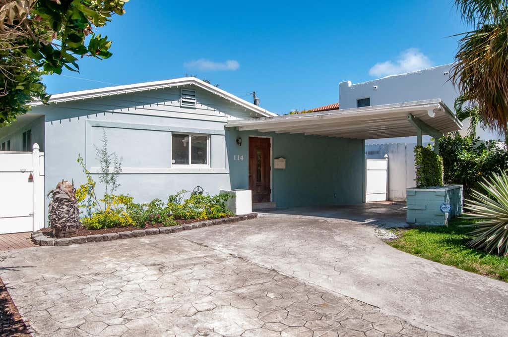 Photo of 114 NE 16TH Terrace, Fort Lauderdale, FL 33301 (MLS # B26063520)