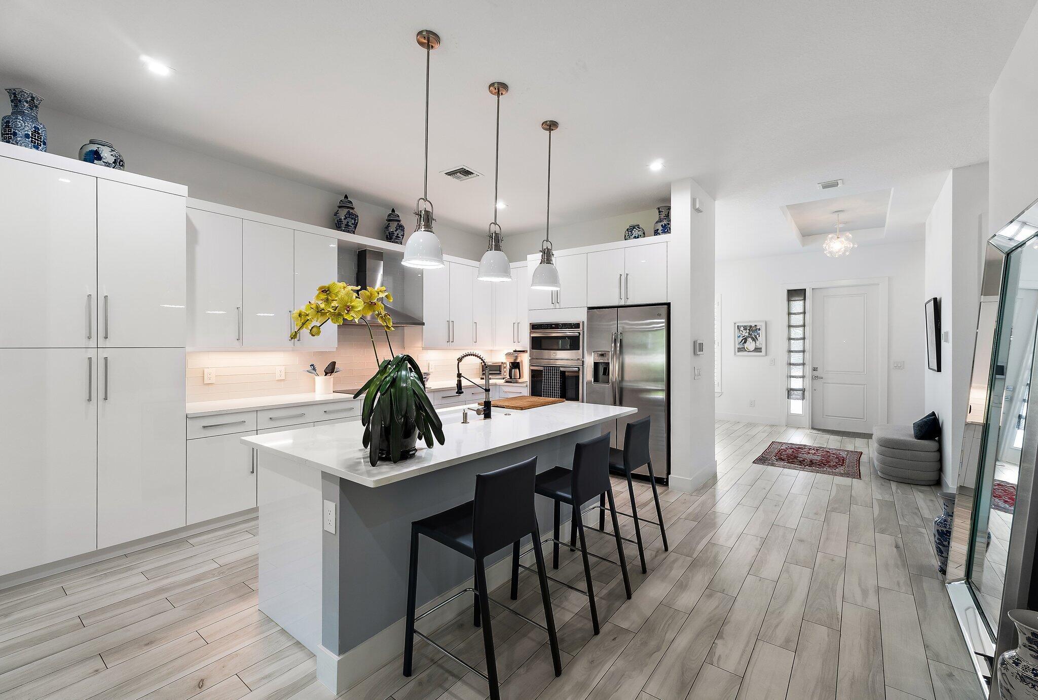 BANYAN CAY RESORT COMMUNITY PLAT - Residential Lease