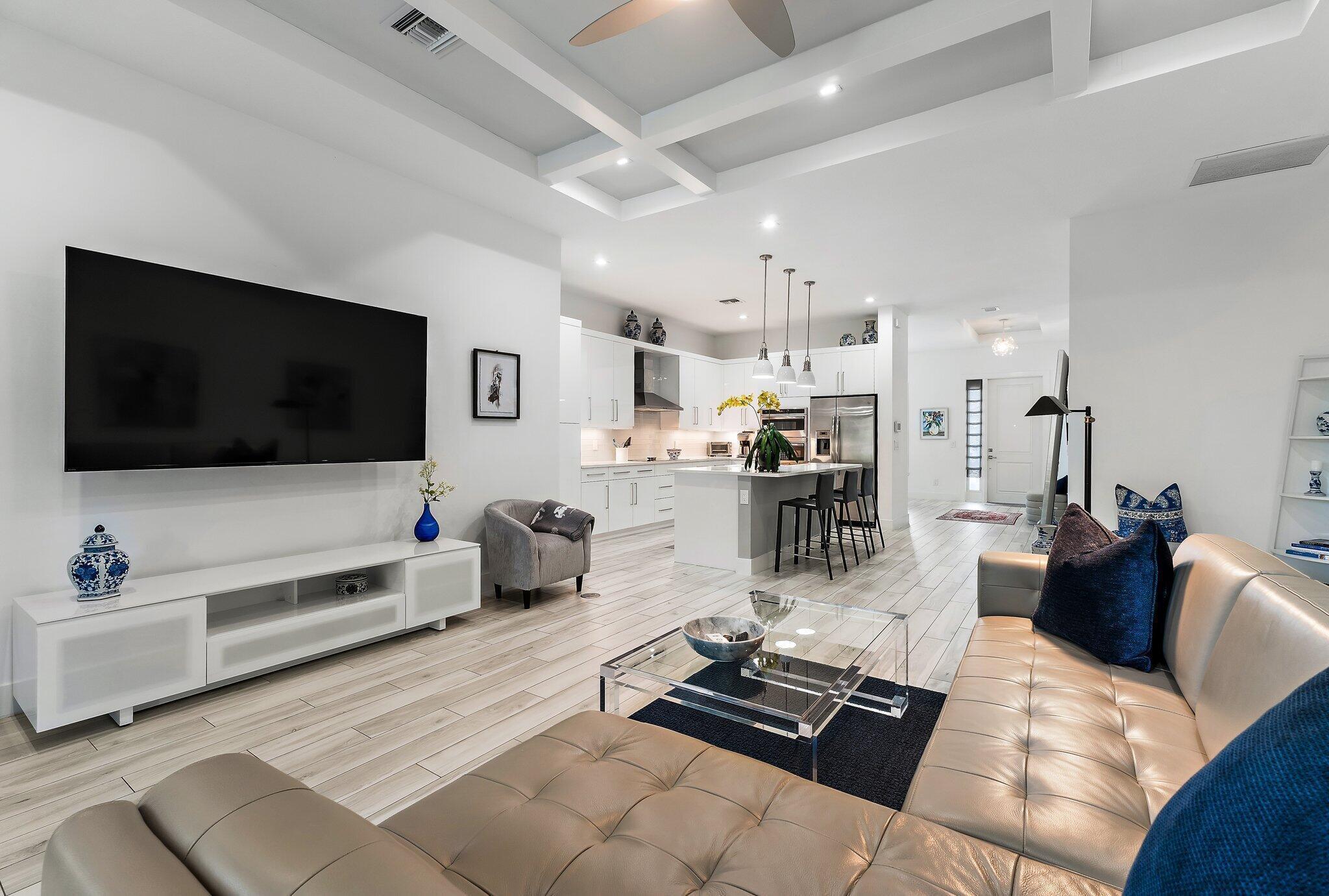 BANYAN CAY RESORT COMMUNITY PLAT - Residential Lease