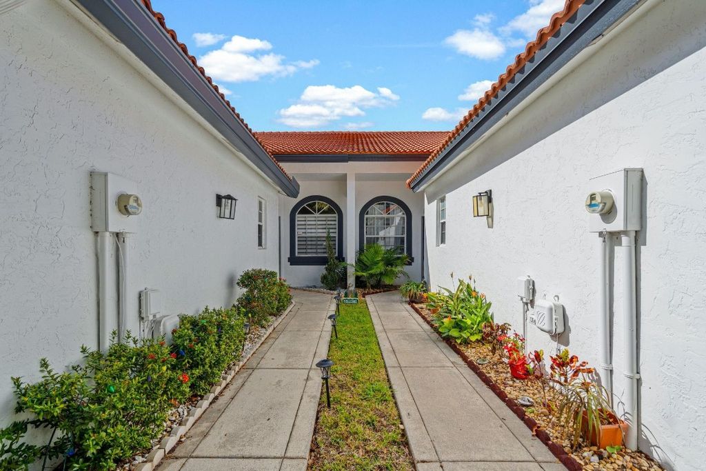 Photo of 18409 Via Di Sorrento #18409, Boca Raton, FL 33496 (MLS # F10544185)