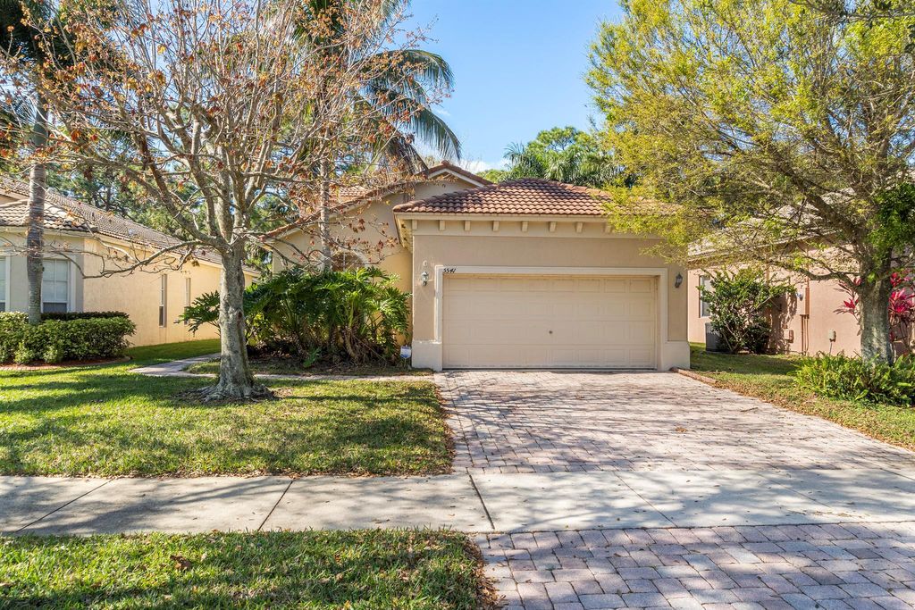 Photo of 5541 Spanish River Road, Fort Pierce, FL 34951 (MLS # R10954911)