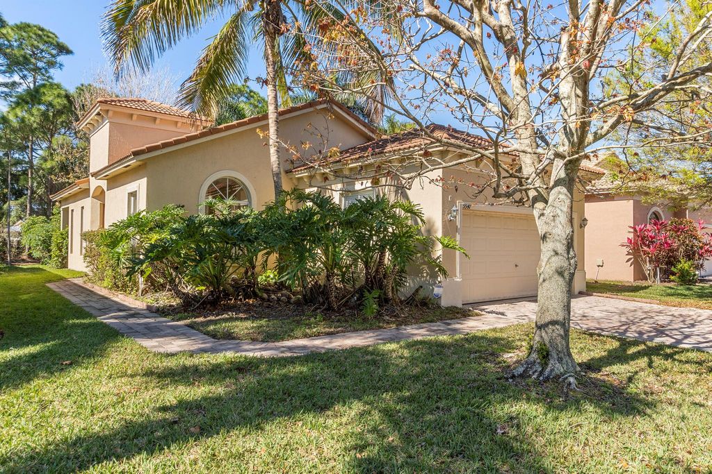 Photo of 5541 Spanish River Road, Fort Pierce, FL 34951 (MLS # R10954911)