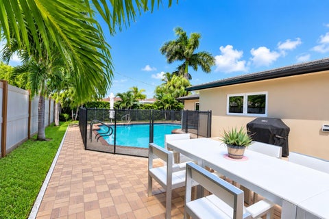 Tiny photo for 3301 NE 27th Avenue, Lighthouse Point, FL 33064 (MLS # B26088609)