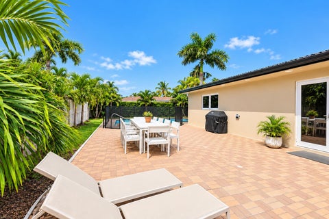 Tiny photo for 3301 NE 27th Avenue, Lighthouse Point, FL 33064 (MLS # B26088609)