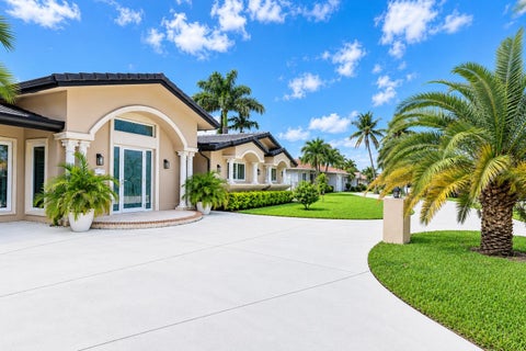 Tiny photo for 3301 NE 27th Avenue, Lighthouse Point, FL 33064 (MLS # B26088609)