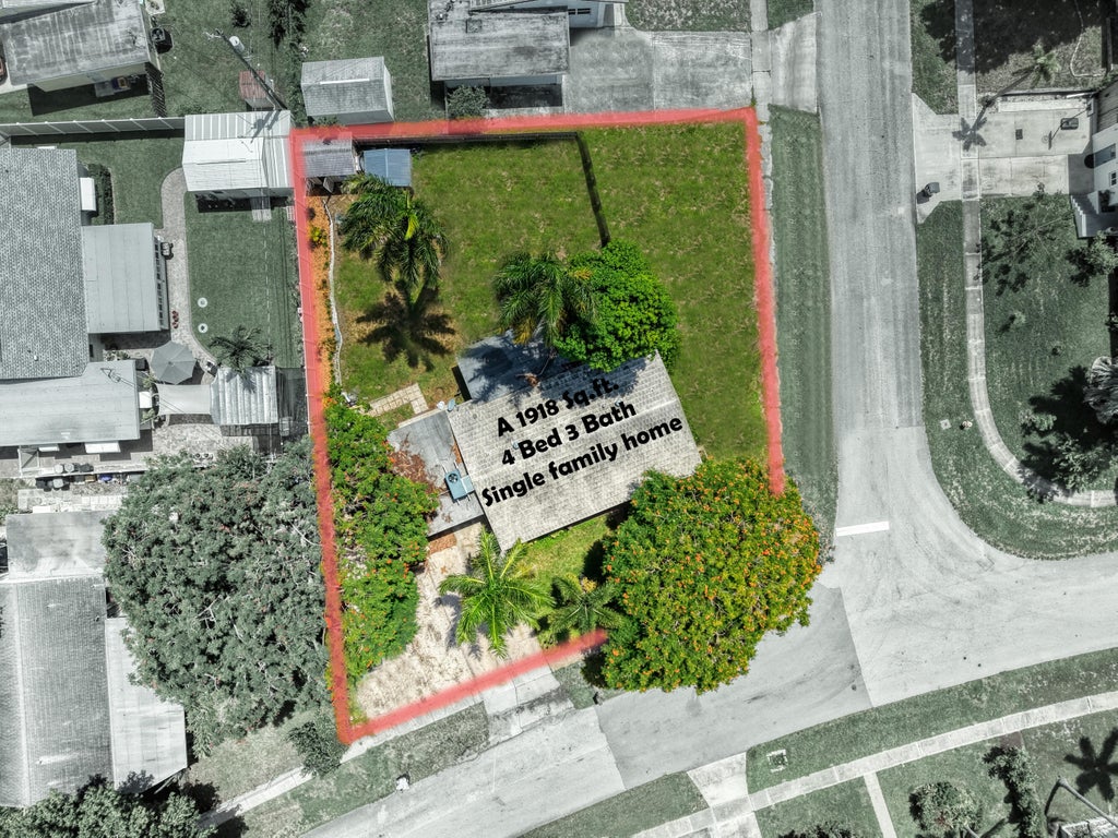 Photo of 1510 CREST Drive, Lake Worth, FL 33461 (MLS # B26063876)