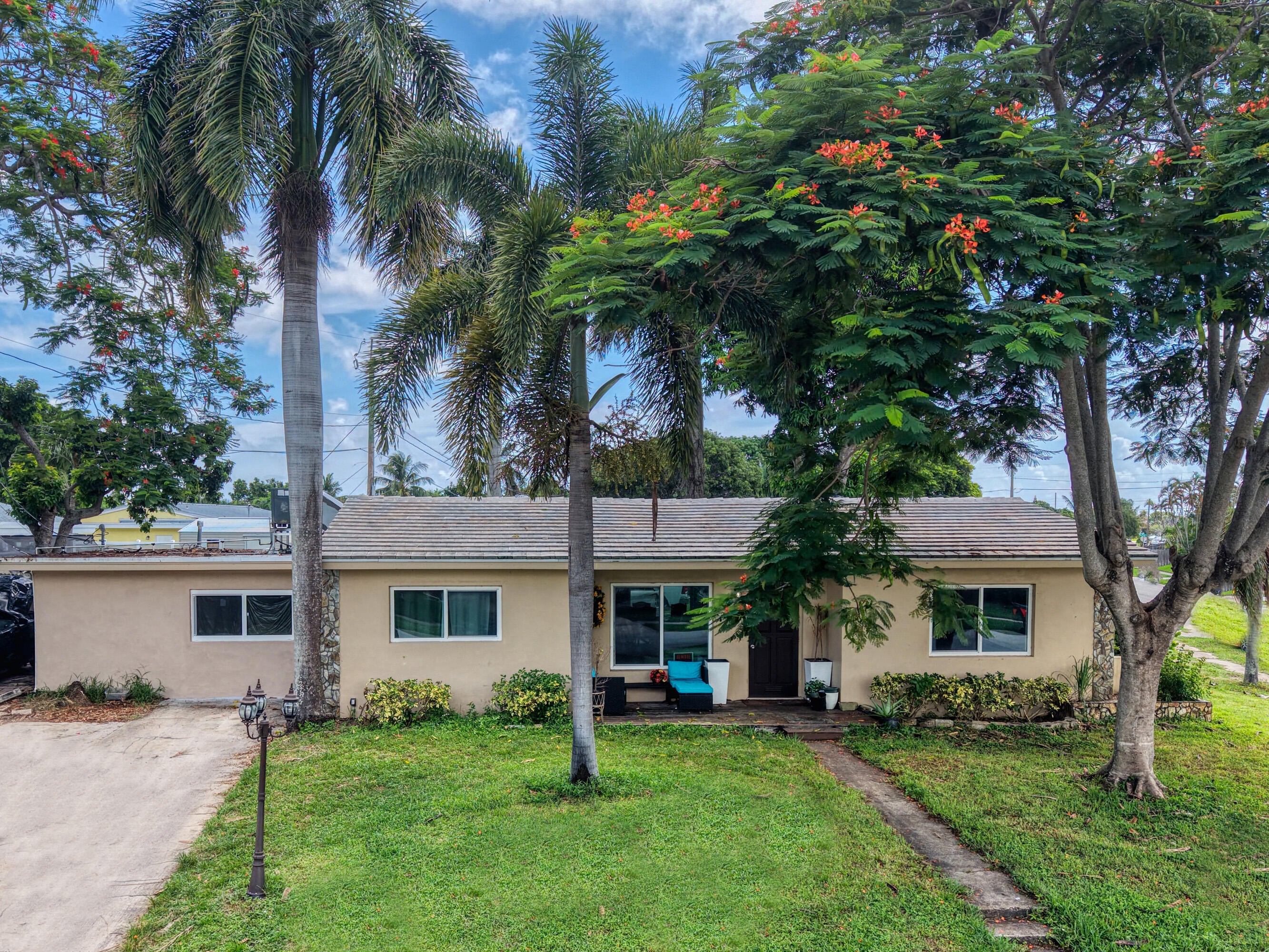 1510 CREST Drive