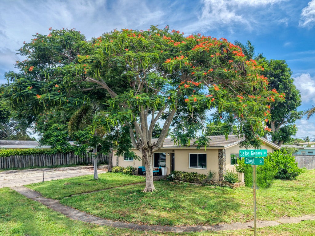 Photo of 1510 CREST Drive, Lake Worth, FL 33461 (MLS # B26063876)