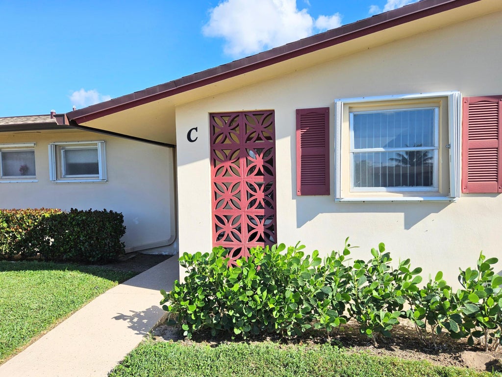 Photo of 2950 CROSLEY Drive E #C, West Palm Beach, FL 33415 (MLS # B26088452)