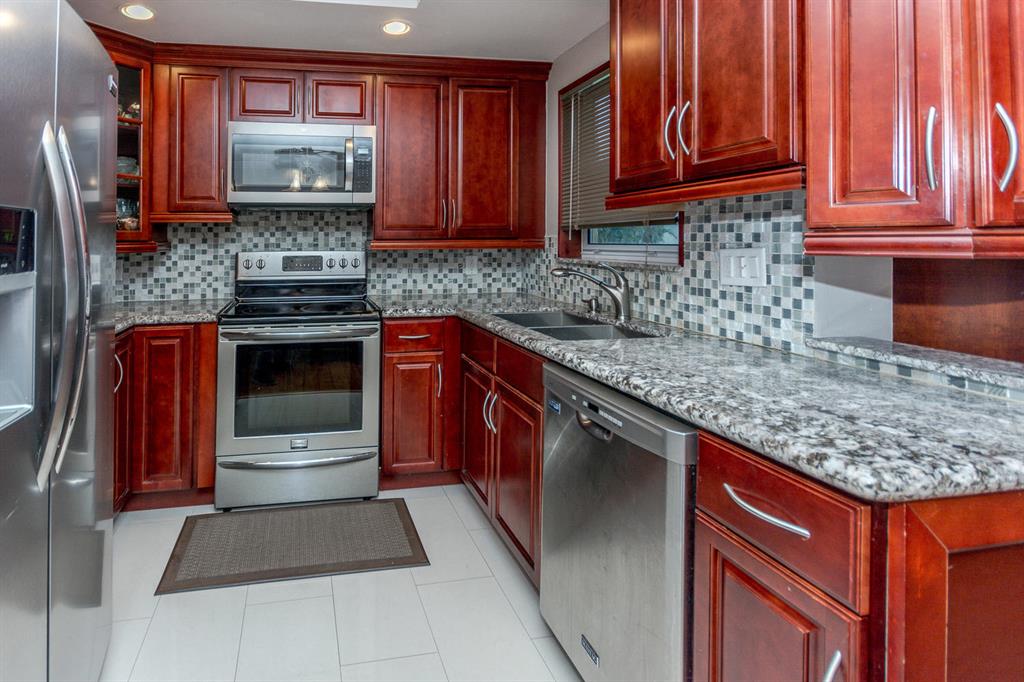 KELSEY CITY - Residential