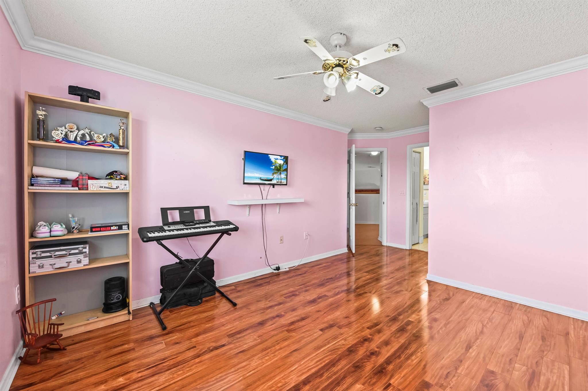 CRYSTAL POINTE - Residential