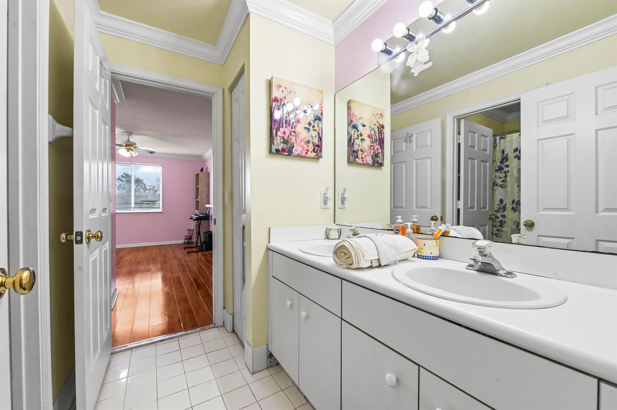 CRYSTAL POINTE - Residential