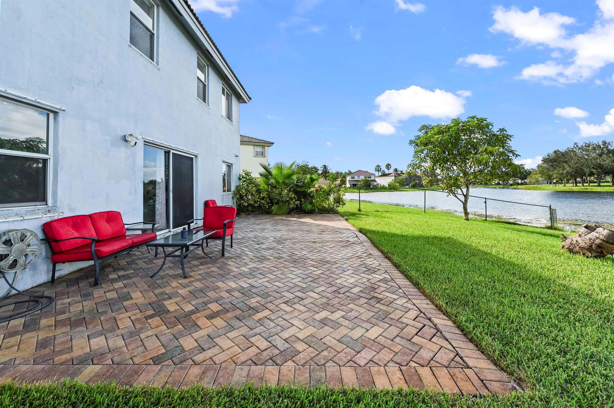 CRYSTAL POINTE - Residential