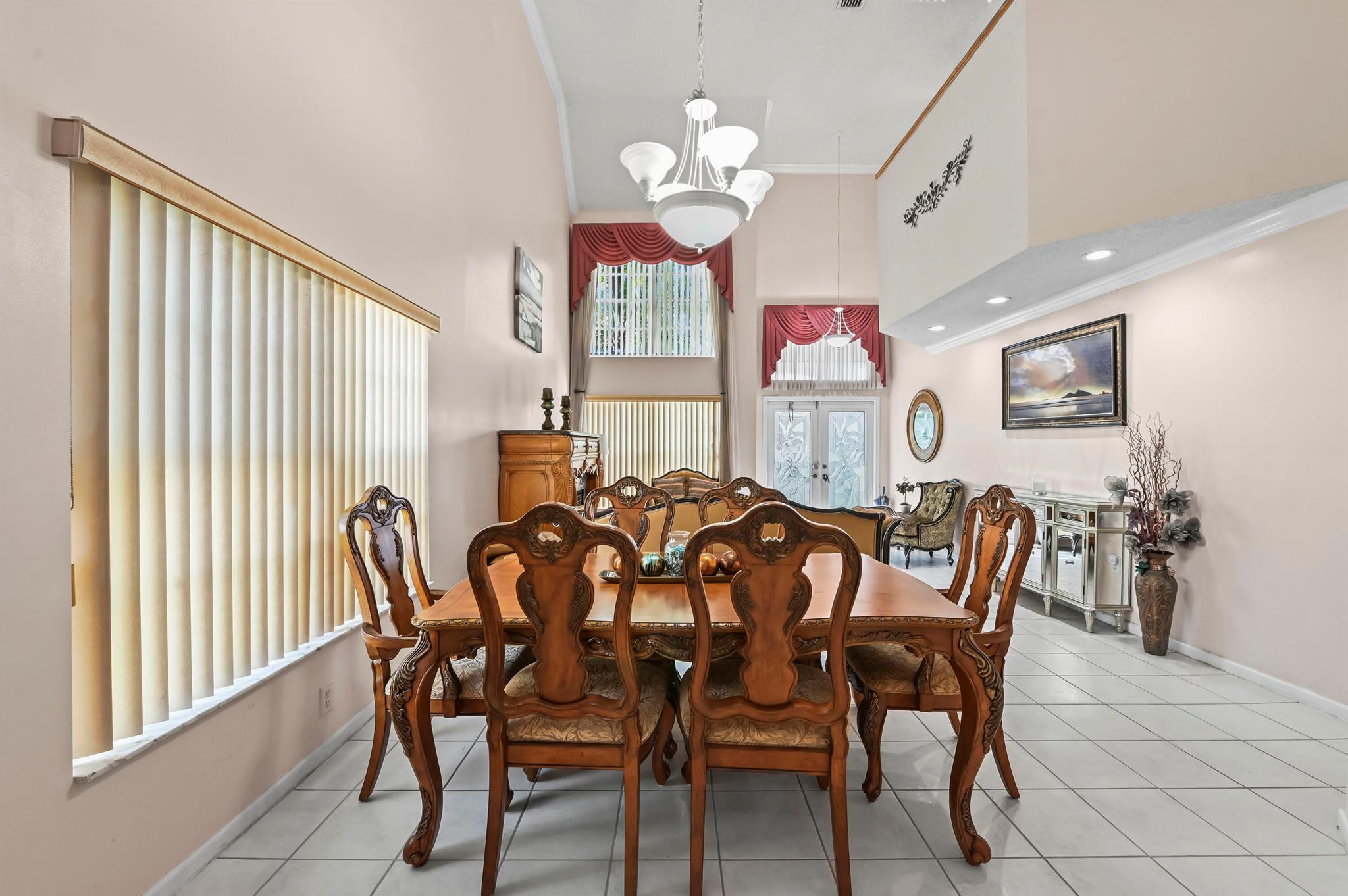 CRYSTAL POINTE - Residential
