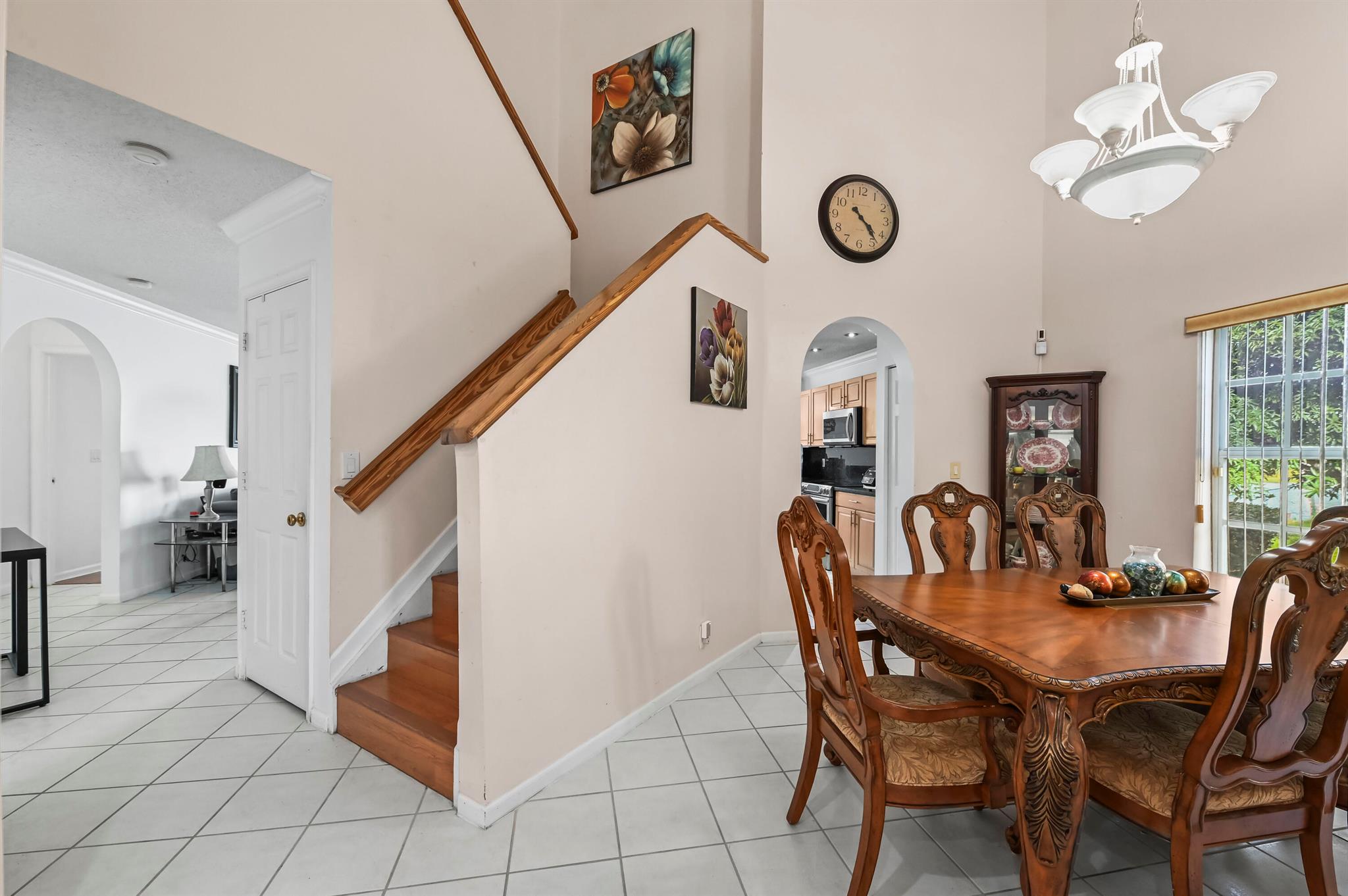 CRYSTAL POINTE - Residential