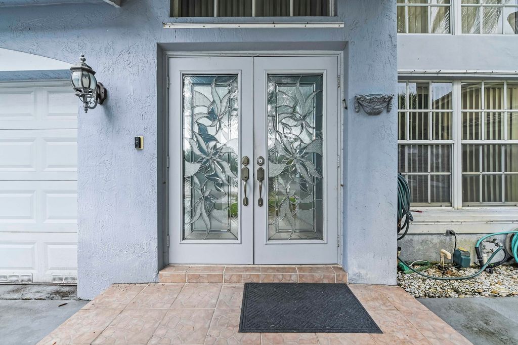 Photo of 375 SW 205th Avenue, Pembroke Pines, FL 33029 (MLS # R11130833)