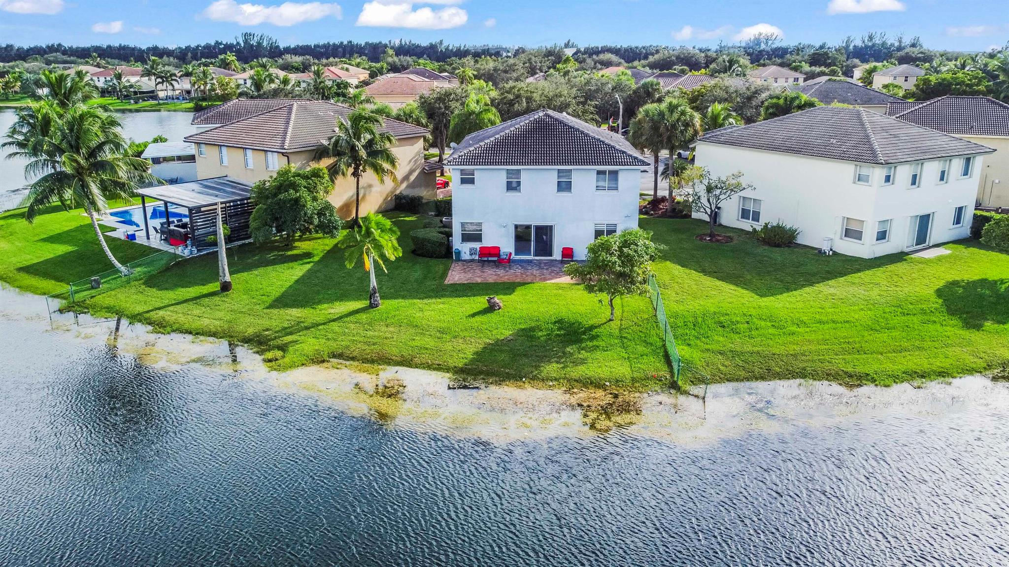 CRYSTAL POINTE - Residential