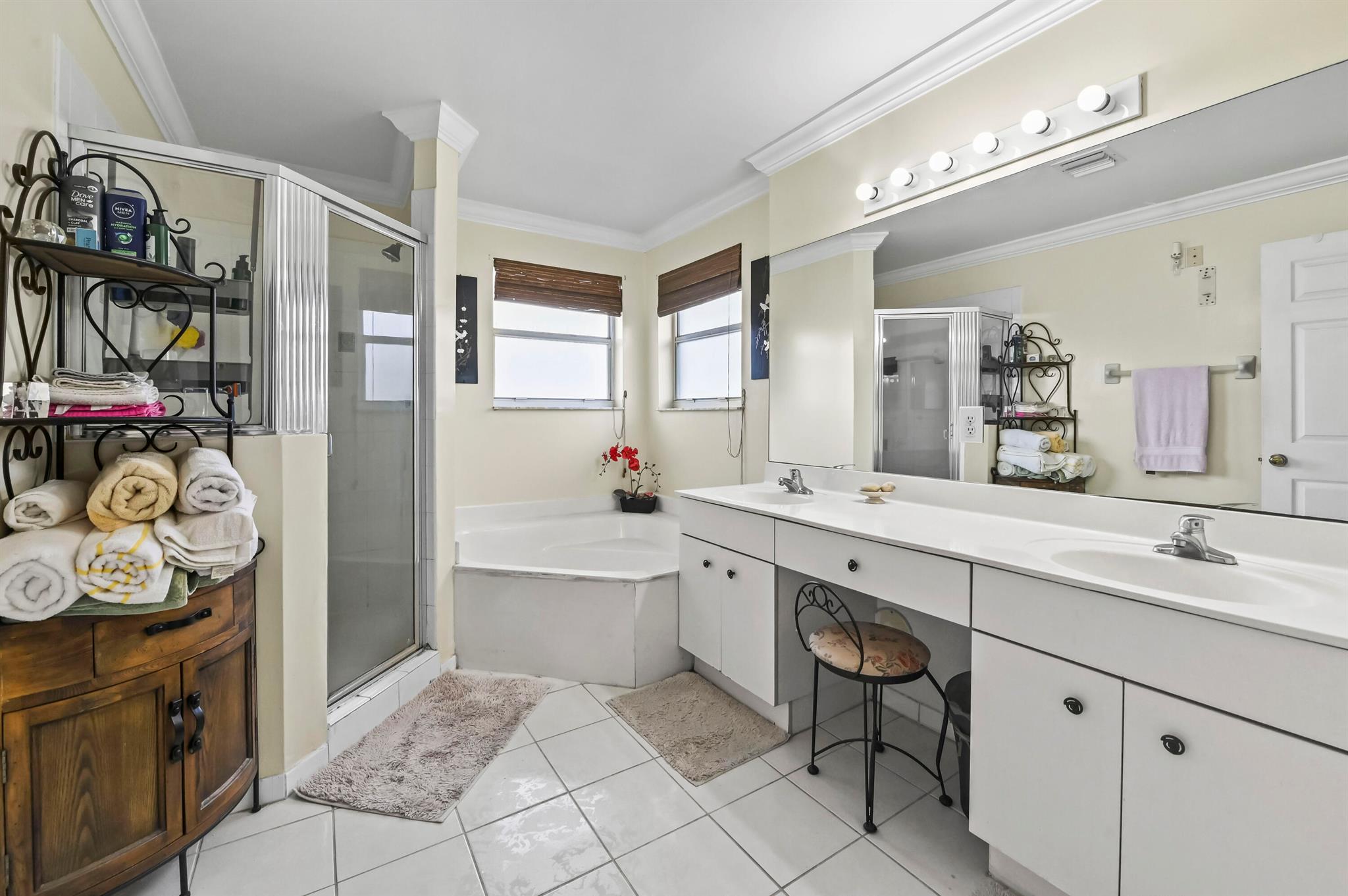 CRYSTAL POINTE - Residential