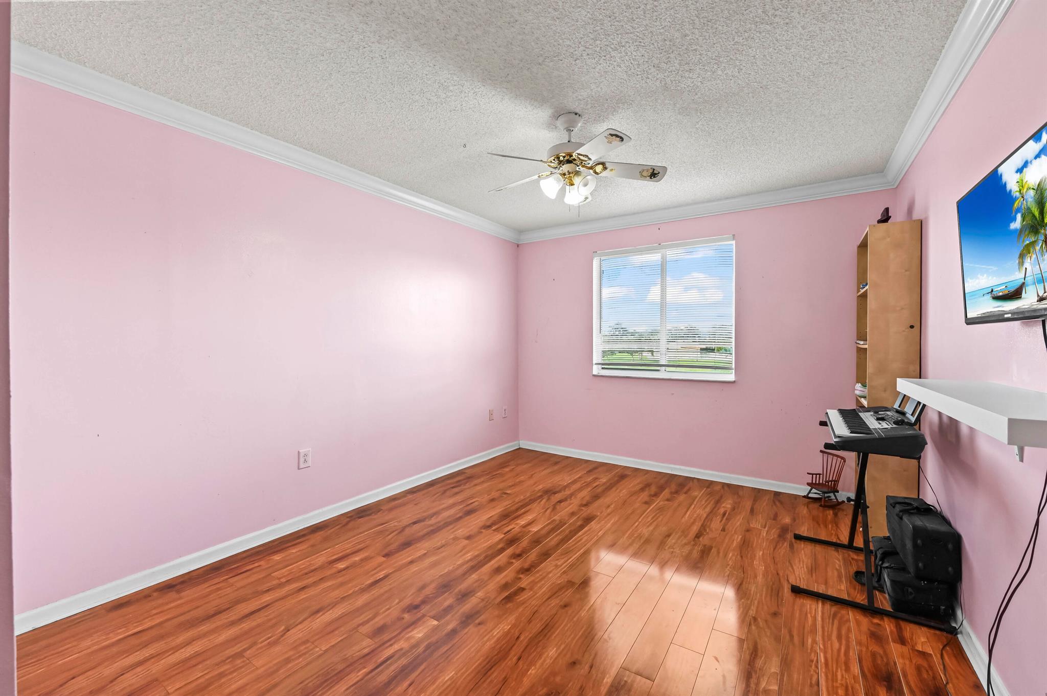 CRYSTAL POINTE - Residential