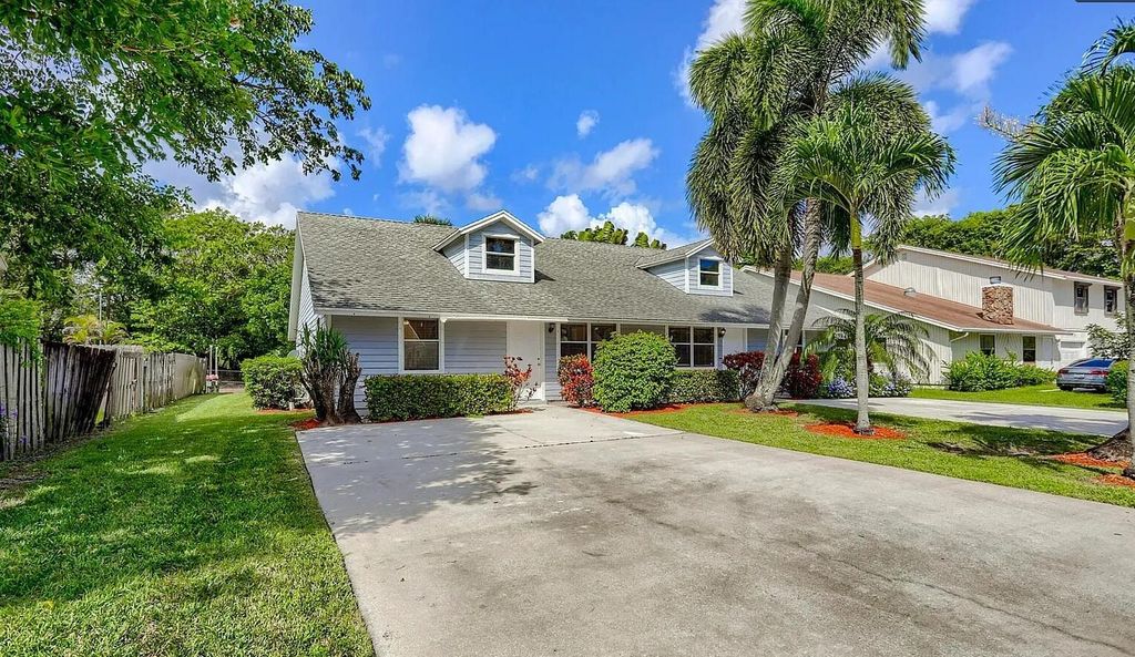 Photo of 9258 Green Meadows Way, Palm Beach Gardens, FL 33418 (MLS # R11107679)