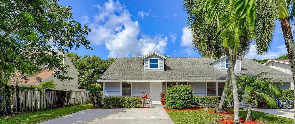 Photo of 9258 Green Meadows Way, Palm Beach Gardens, FL 33418 (MLS # R11107679)