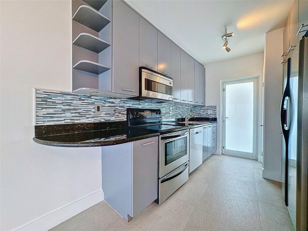 Photo of 3250 NE 28th Street #809, Fort Lauderdale, FL 33308 (MLS # B26034442)