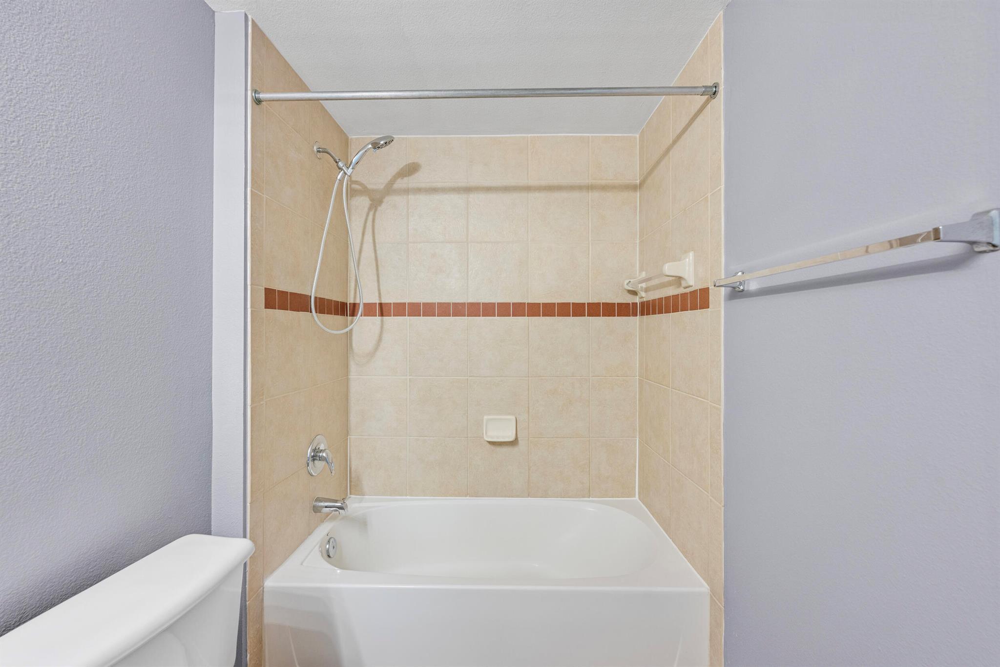 VILLAS AT EMERALD DUNES C - Residential Lease