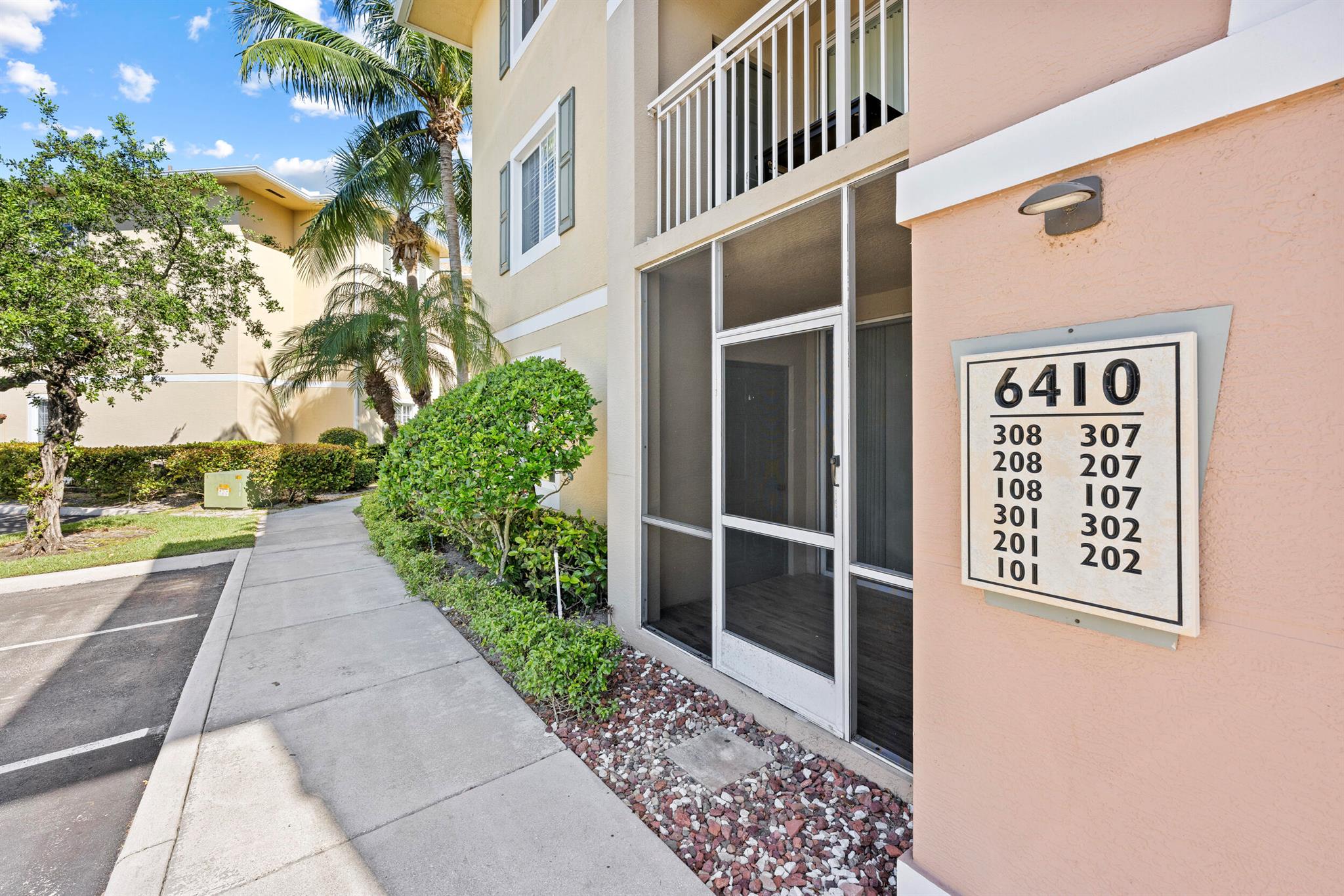 VILLAS AT EMERALD DUNES C - Residential Lease