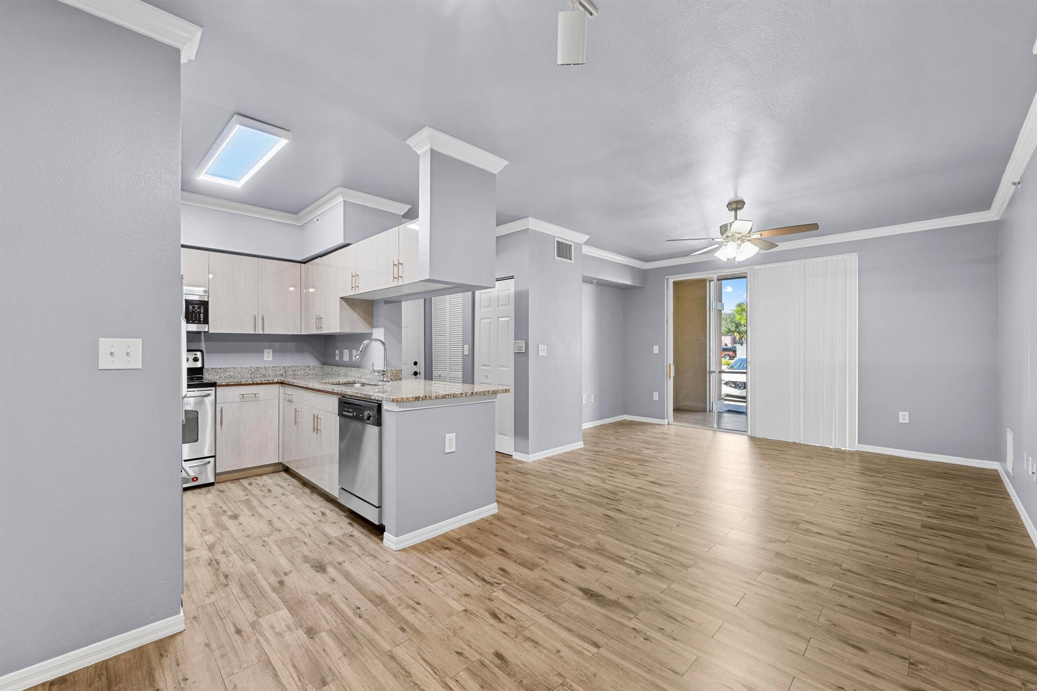 VILLAS AT EMERALD DUNES C - Residential Lease