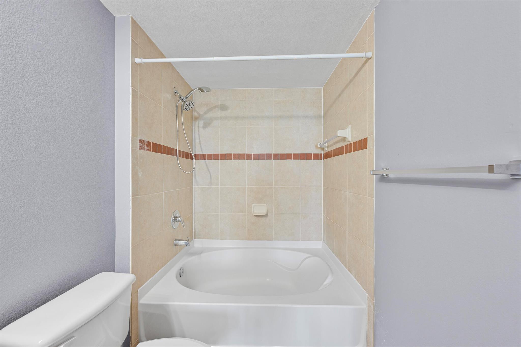 VILLAS AT EMERALD DUNES C - Residential Lease