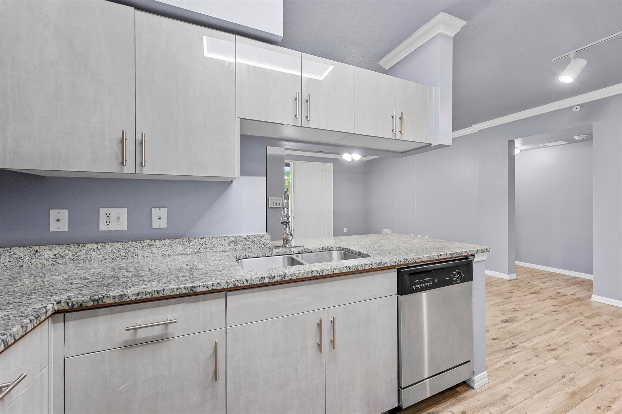 VILLAS AT EMERALD DUNES C - Residential Lease