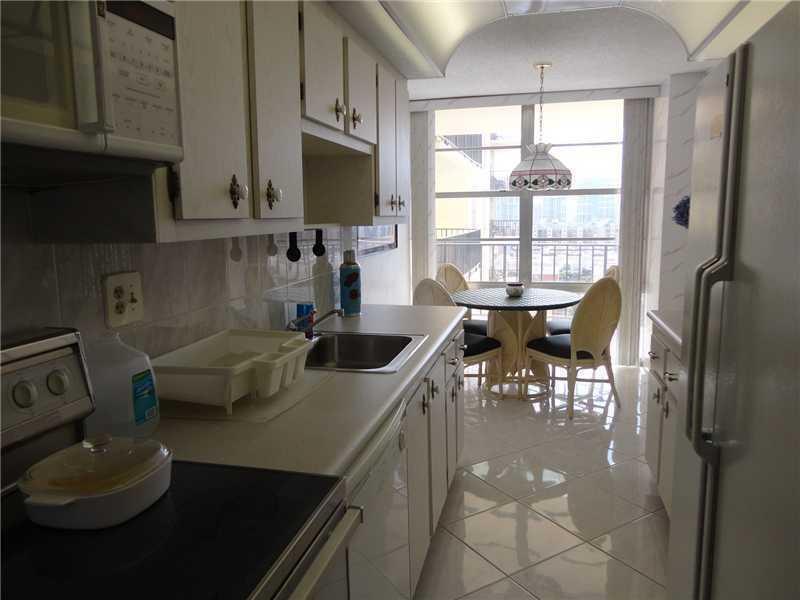 WINSTON TOWER 300 CONDO - Residential