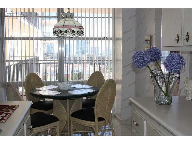 WINSTON TOWER 300 CONDO - Residential