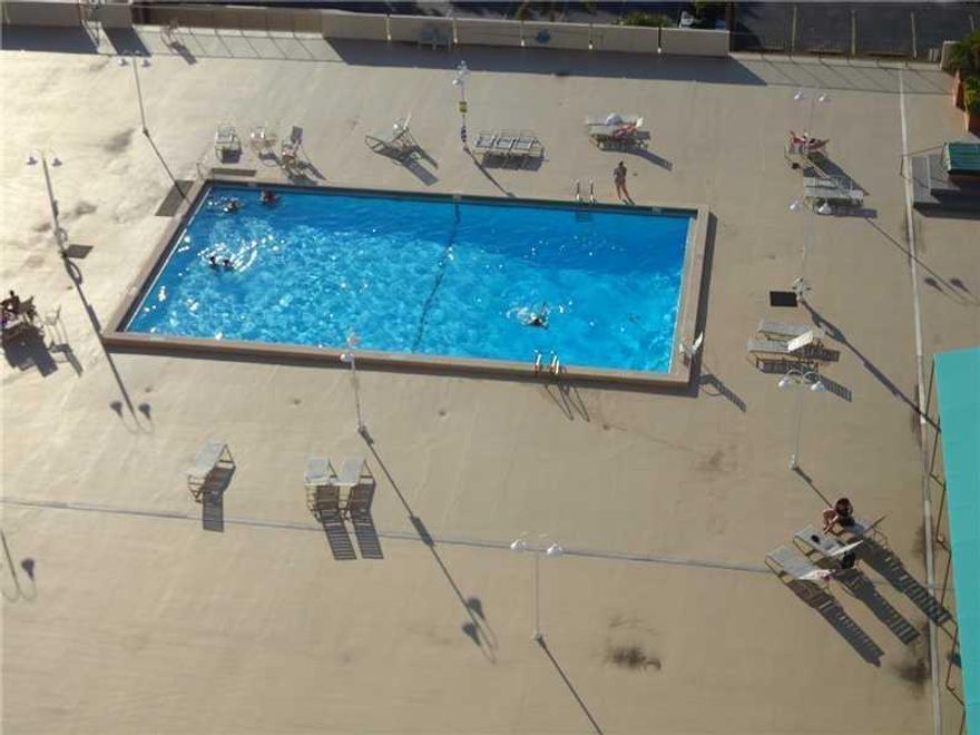 Great Location. Wonderful 2 bedroom 2 bath located in beautiful sunny isles. Tower 300. on 16th floor. Beautiful views. Furniture optional. Must see!