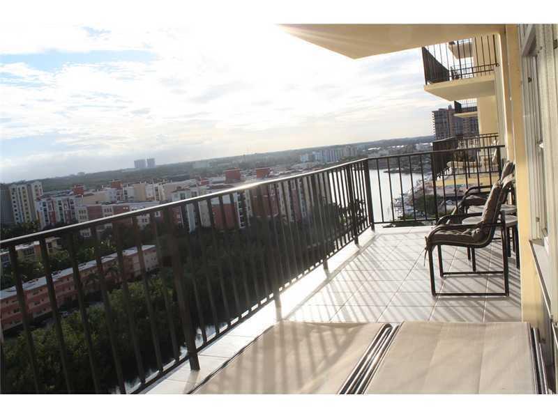 WINSTON TOWER 300 CONDO - Residential