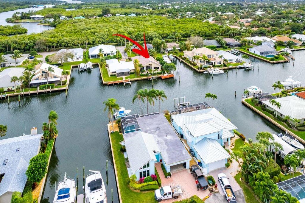 Photo of 10806 SE Ensign Court, Hobe Sound, FL 33455 (MLS # R10943092)