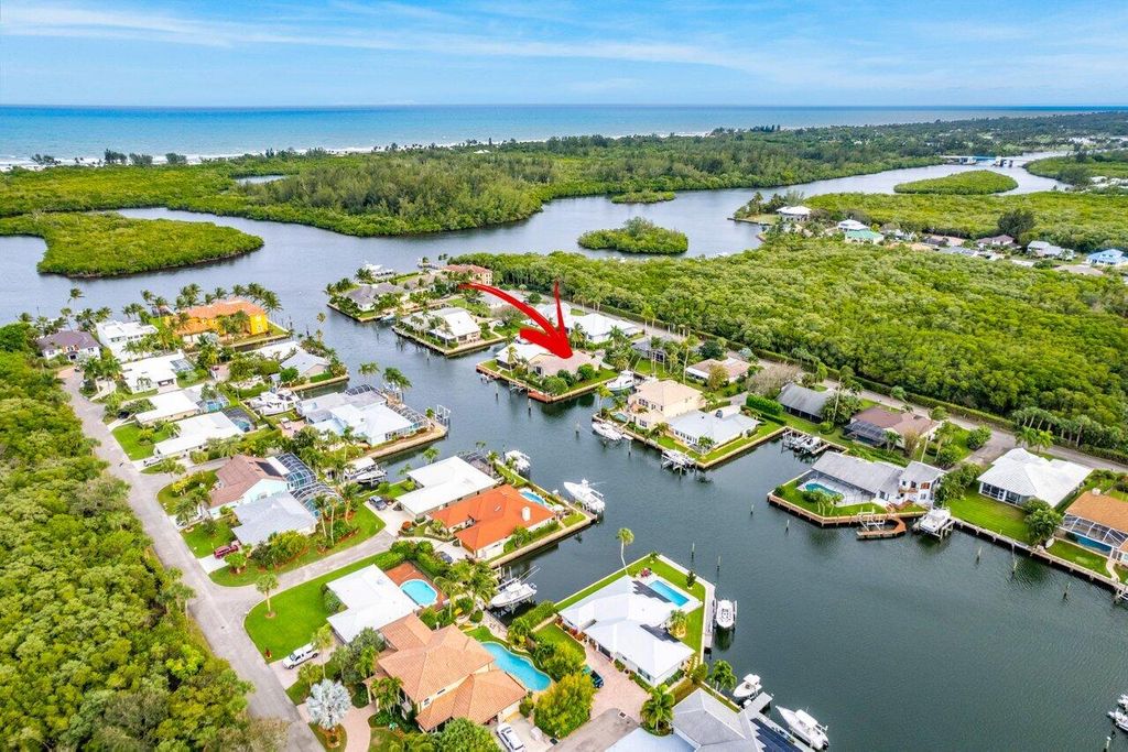 Photo of 10806 SE Ensign Court, Hobe Sound, FL 33455 (MLS # R10943092)