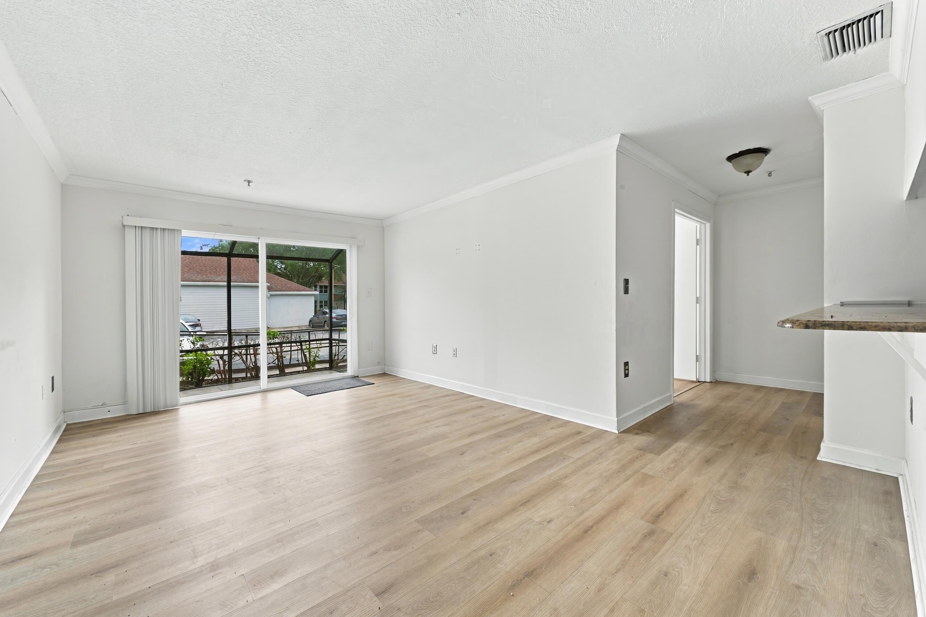 2303 N CONGRESS Avenue 11