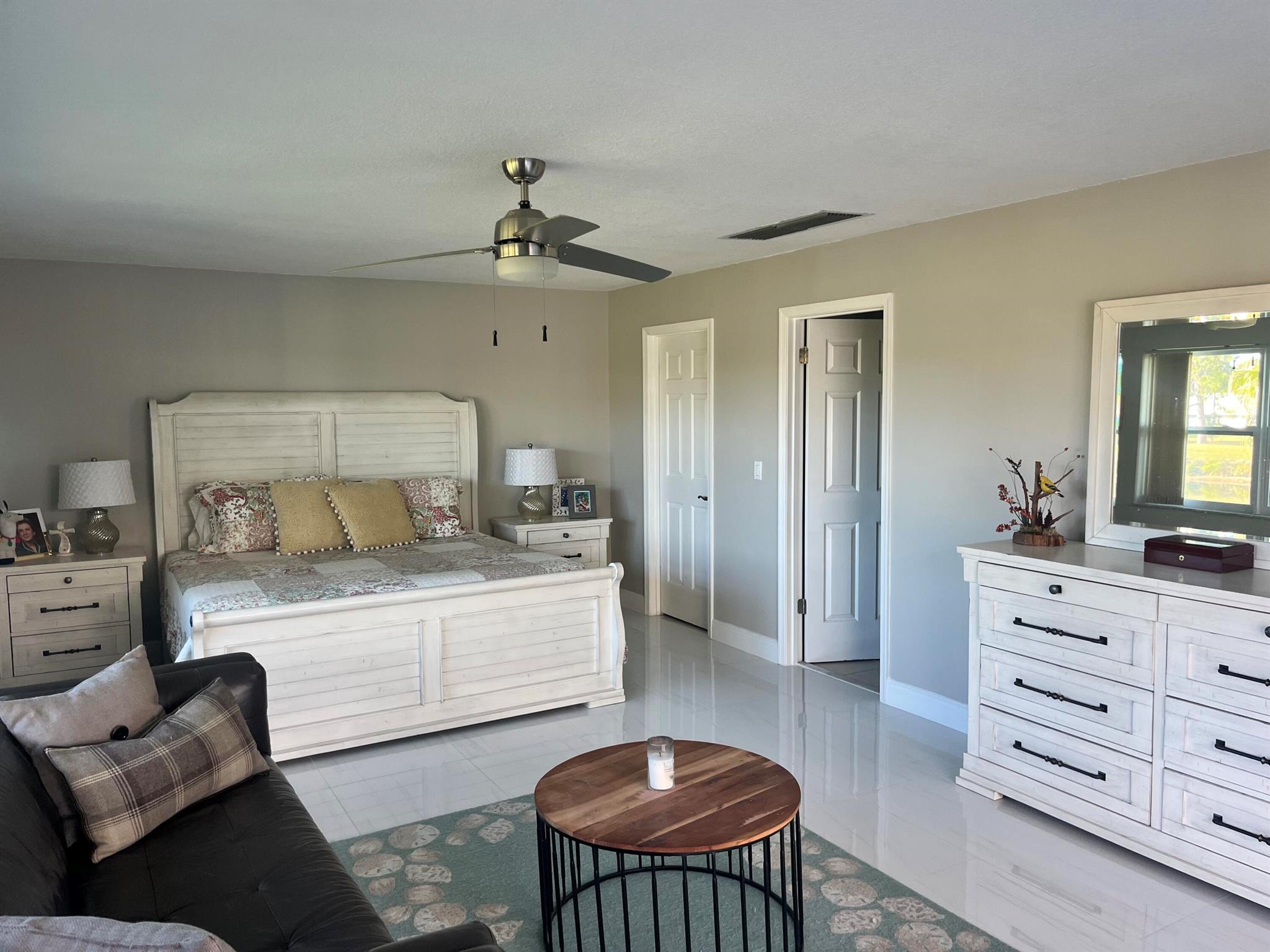 MID-RIVERS YACHT AND COUN - Residential