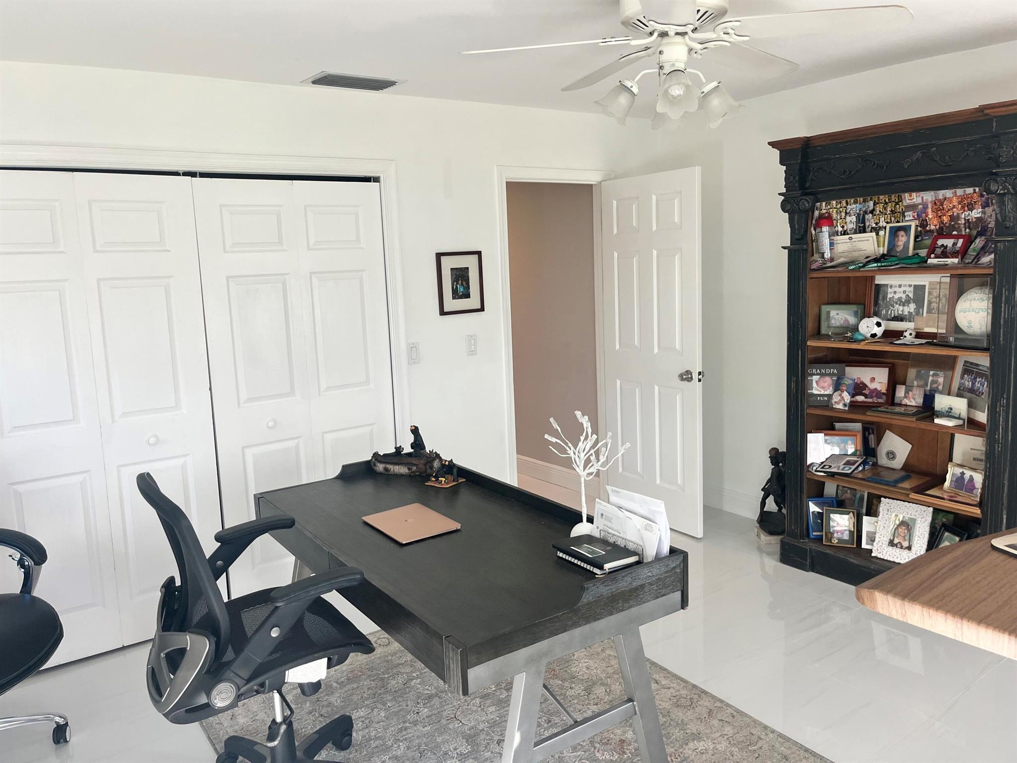 MID-RIVERS YACHT AND COUN - Residential