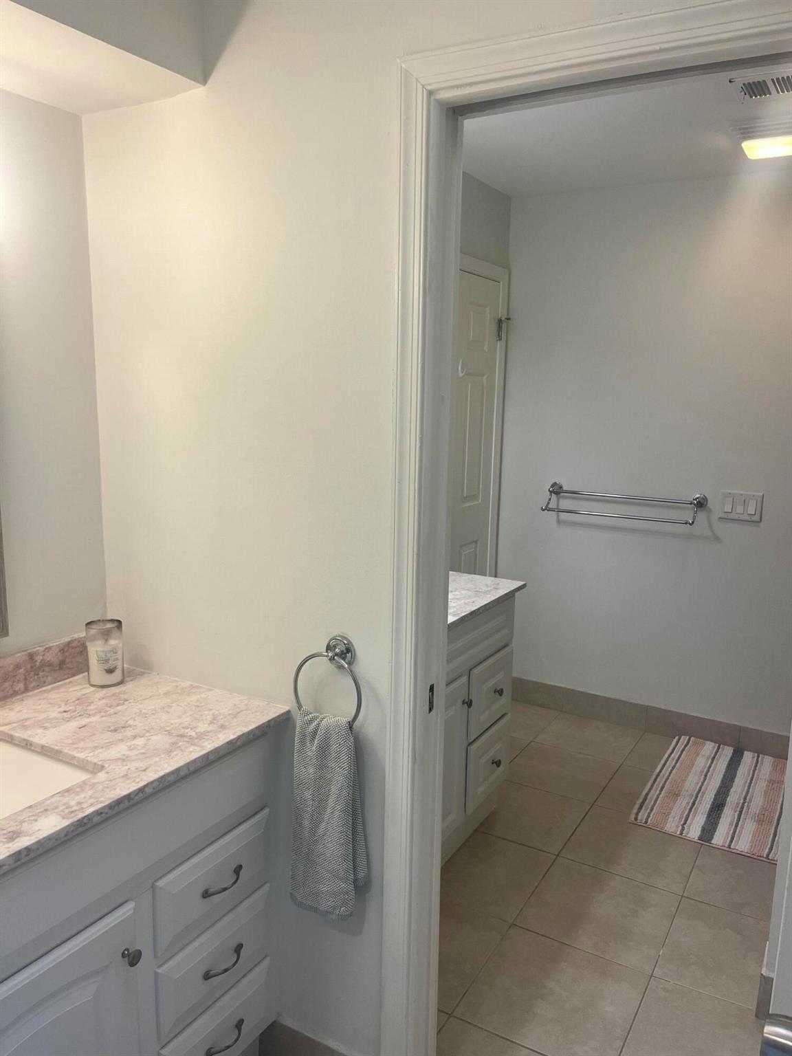 MID-RIVERS YACHT AND COUN - Residential