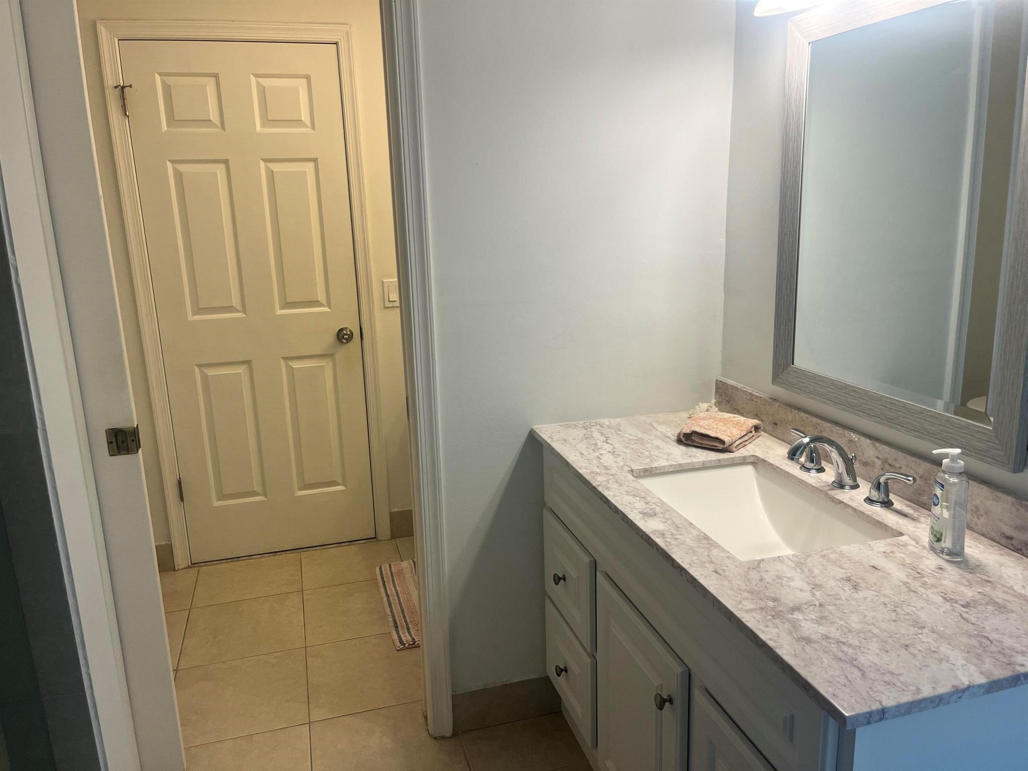 MID-RIVERS YACHT AND COUN - Residential